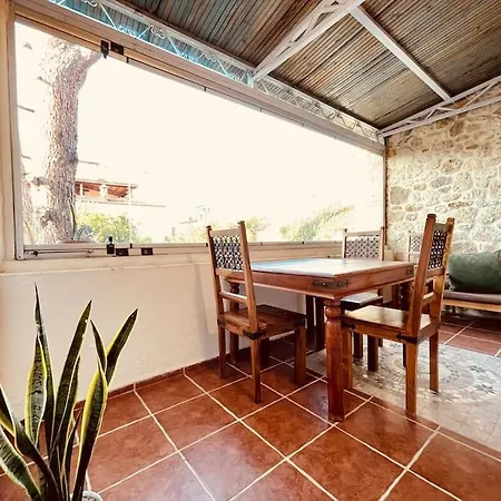 Time Traveler's House - Eski Foça