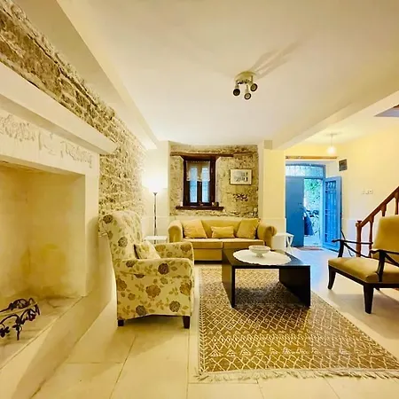 Time Traveler's House - Eski *