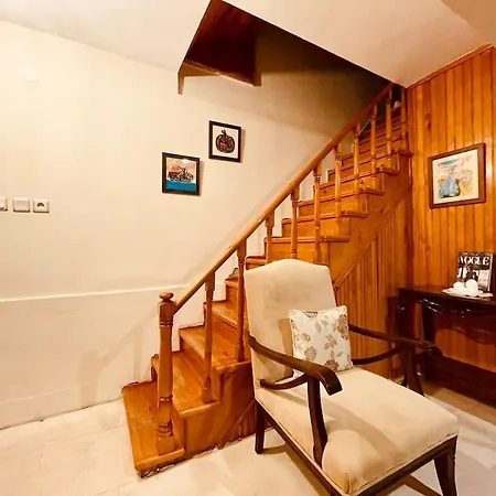 Time Traveler's House - Eski Villa *